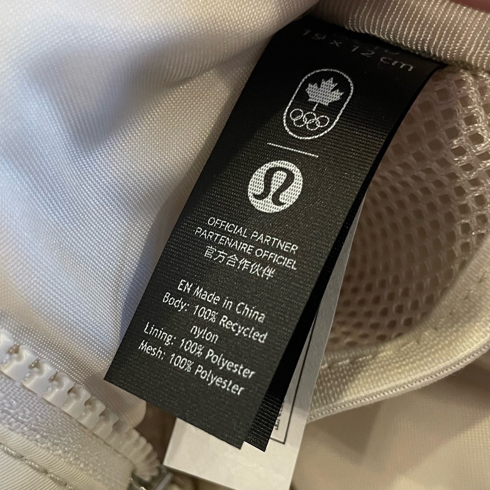 LULULEMON Cream Off-White Team Canada Future Legacy Crossbody Bag w/ maple leaf. - Picture 10 of 10